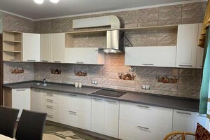 Сдается в аренду 3-комнатная квартира 91 кв. м в Киеве, цена: 26500 грн