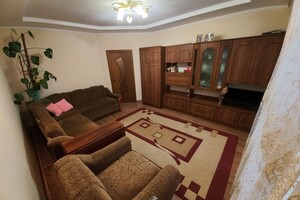 Продається 1-кімнатна квартира 49 кв. м у Івано-Франківську, вул. Хіміків