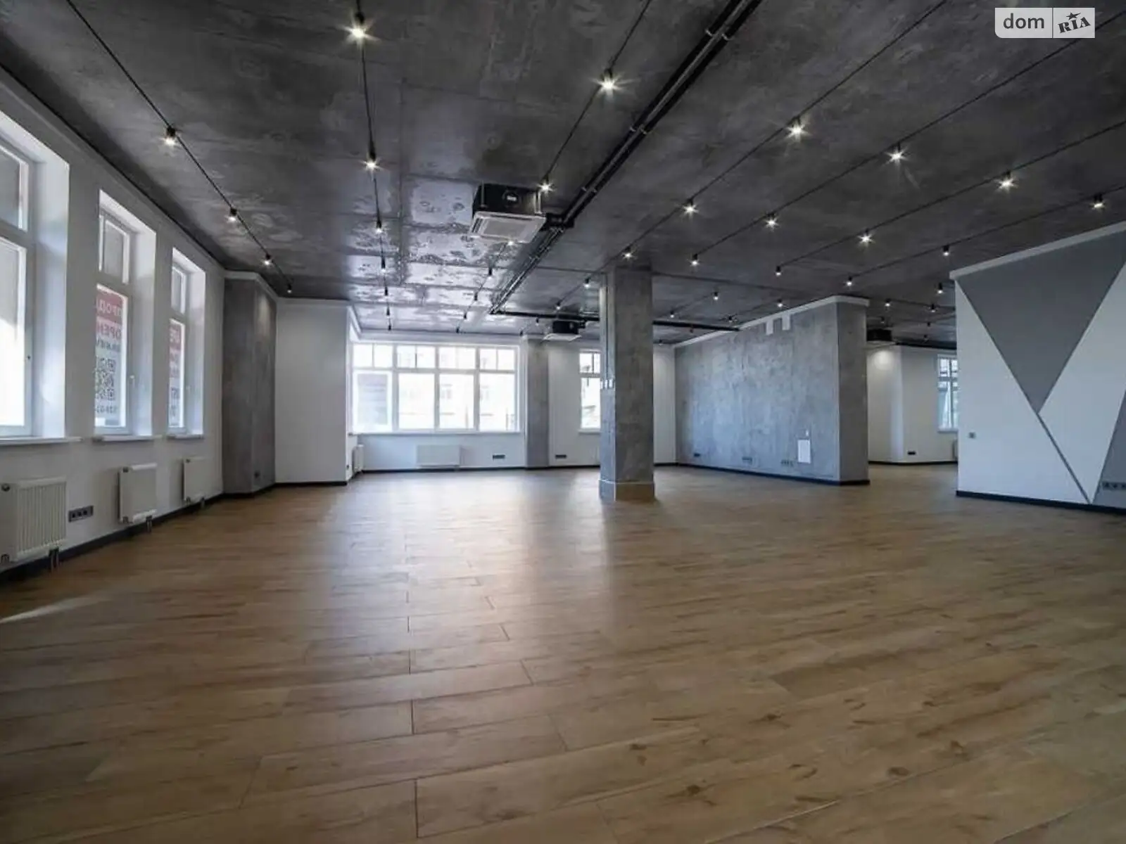 Сдается в аренду офис 191 кв. м в бизнес-центре, цена: 5000 $ - фото 1