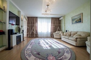 Продается 4-комнатная квартира 156 кв. м в Киеве, просп. Владимира Ивасюка