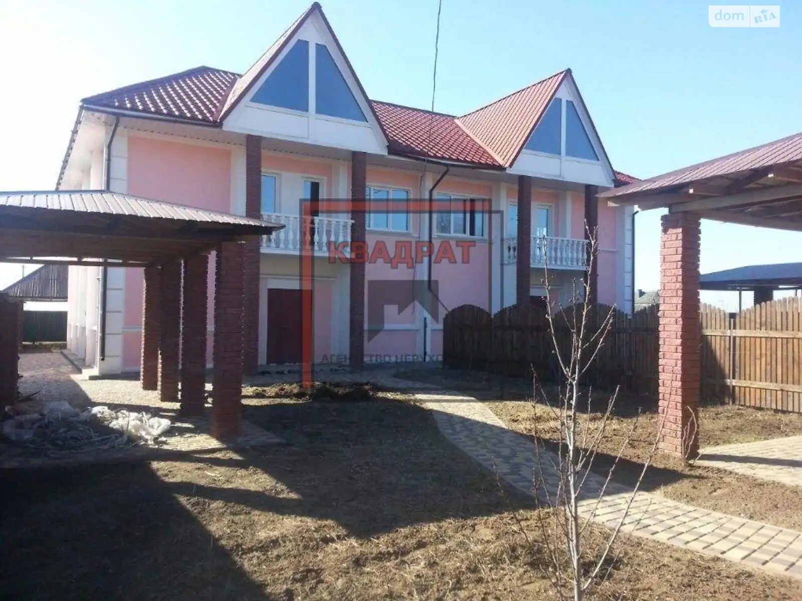 Продается дом на 3 этажа 480 кв. м с бассейном, цена: 70000 $ - фото 1