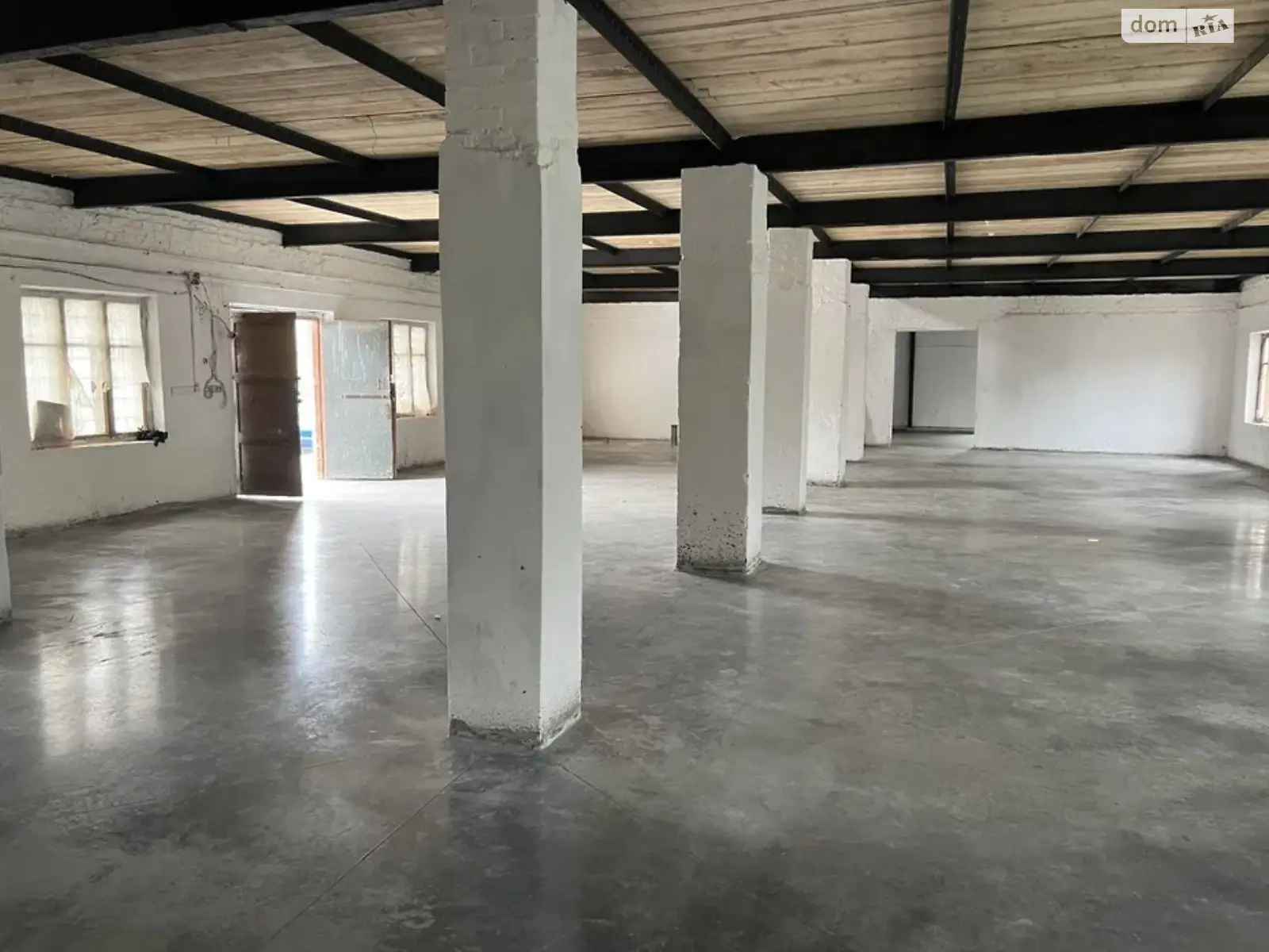 Сдается в аренду помещения свободного назначения 700 кв. м в 2-этажном здании, цена: 40000 грн - фото 1