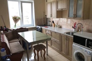 Довгострокова оренда квартири, Київ, р‑н. Святошинський, ст.м. Святошин, Львівська вулиця, буд. 1/9