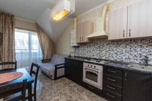 Продается 1-комнатная квартира 37 кв. м в Киево-Святошинске, пер. Физкультурный