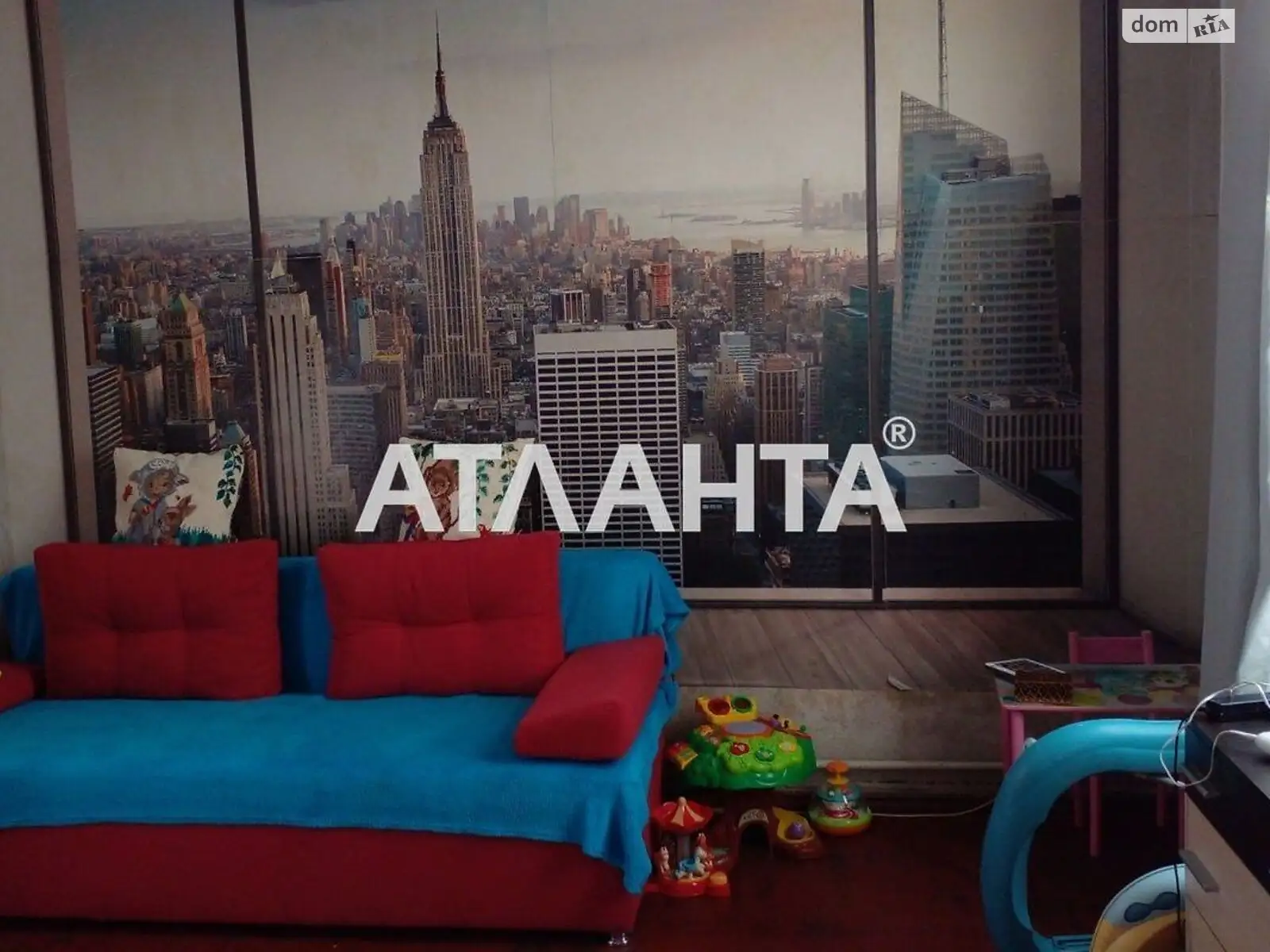 Продается 4-комнатная квартира 76.5 кв. м в Одессе, ул. Южная - фото 1