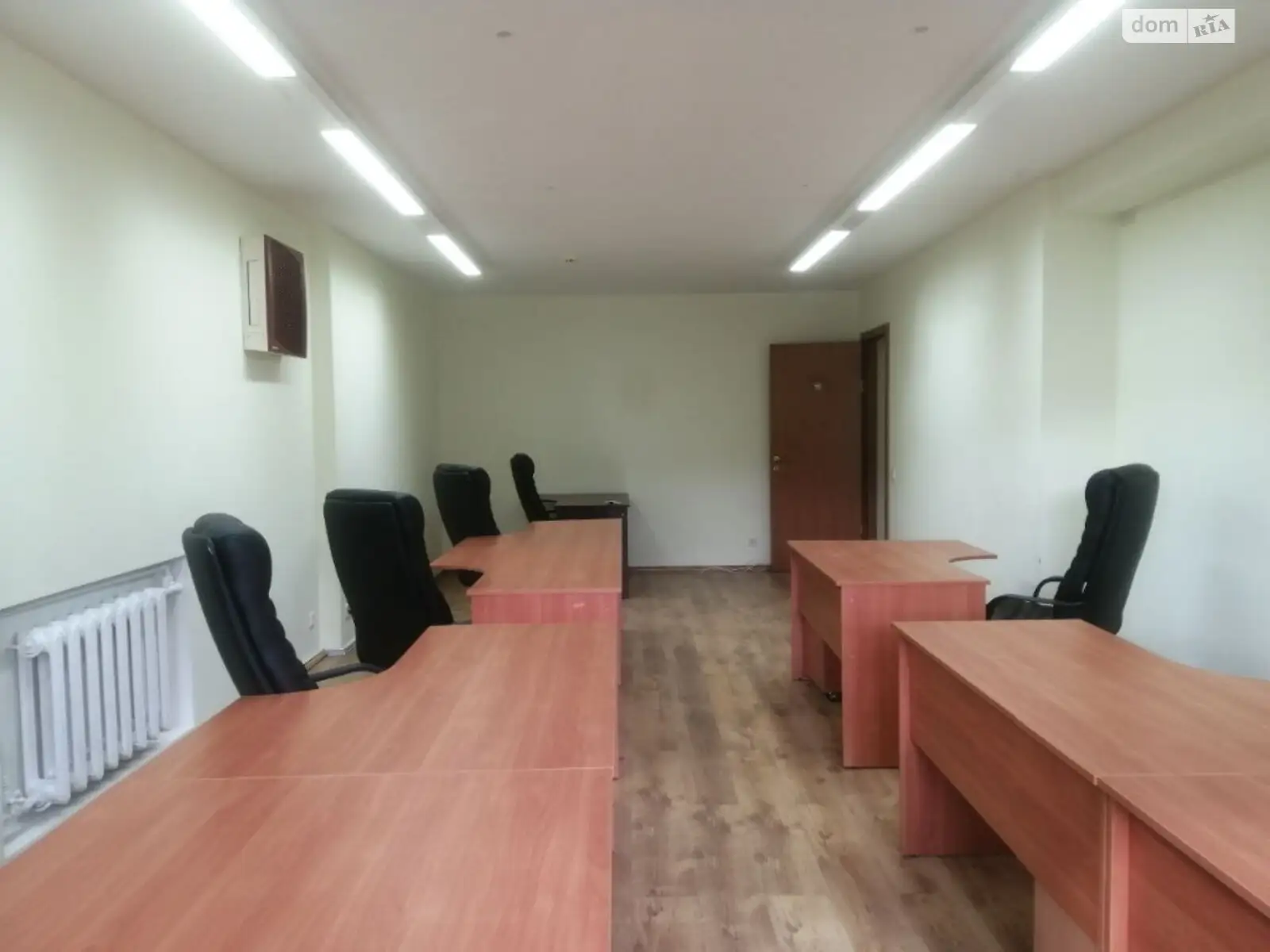 Продается офис 340 кв. м в бизнес-центре, цена: 330000 $ - фото 1