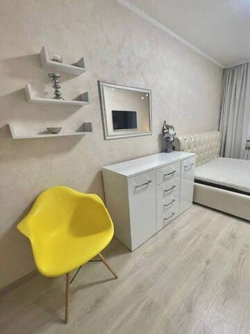 Продается 3-комнатная квартира 55 кв. м в Днепре, ул. Леонида Стромцова