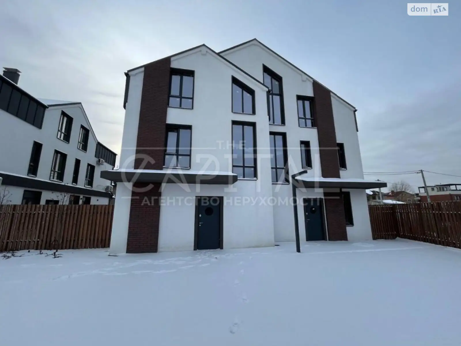 Продается дом на 3 этажа 109 кв. м с мебелью, цена: 104370 $ - фото 1