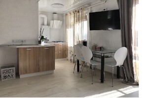 Продається 1-кімнатна квартира 29 кв. м у Запоріжжі, вул. Магара