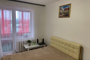 Продається 2-кімнатна квартира 55 кв. м у Львові, вул. Хмельницького Богдана