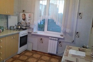 Здається в оренду кімната 50 кв. м у Києві, цена: 2500 грн
