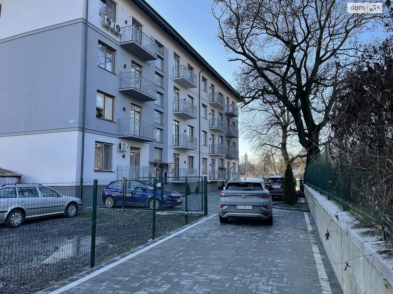Продается 3-комнатная квартира 90 кв. м в Ужгороде, пл. Гренджи-Донского - фото 1