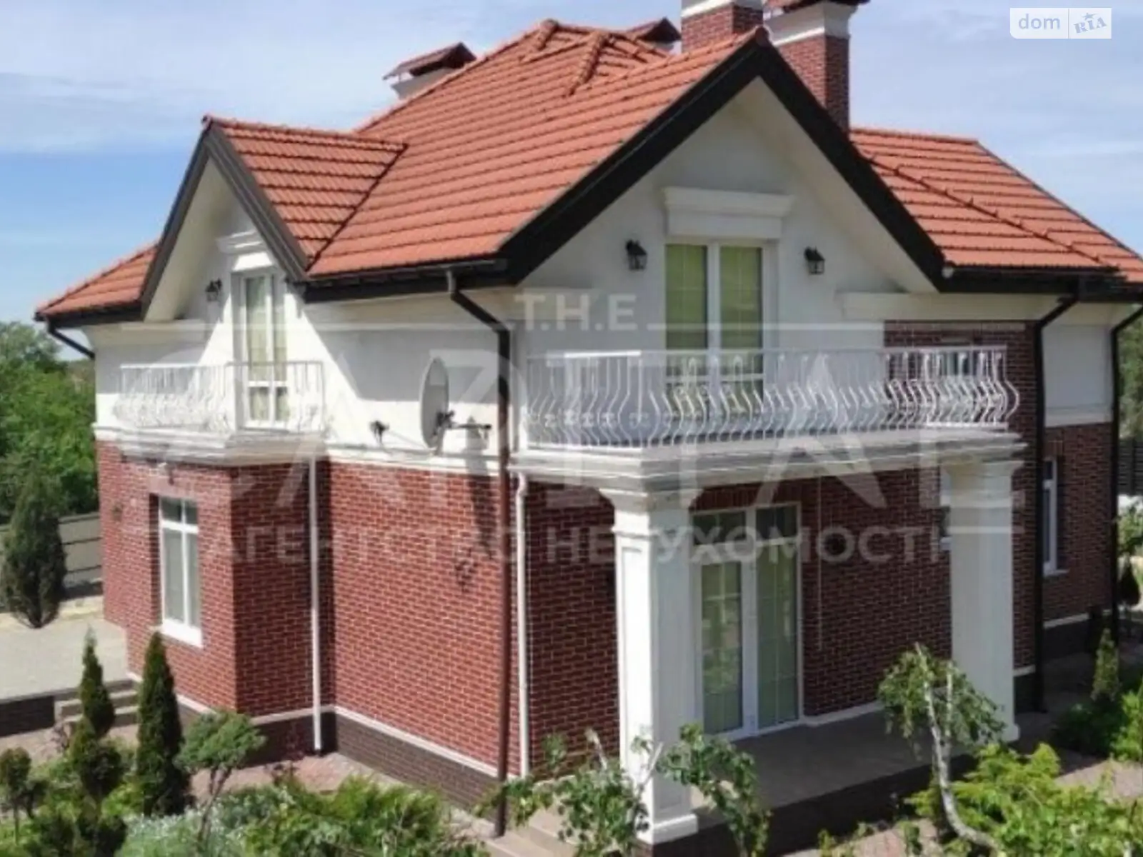 Продается дом на 2 этажа 250 кв. м с мансардой, цена: 430000 $ - фото 1