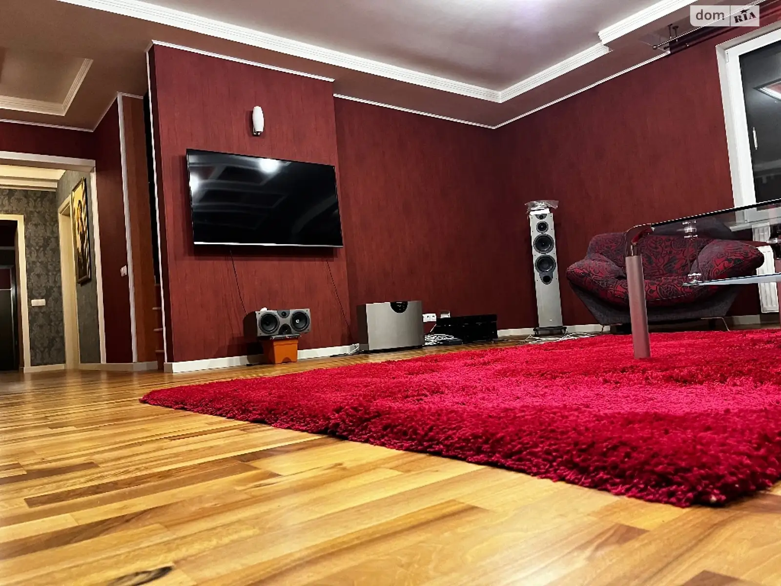 Сдается в аренду дом на 3 этажа 500 кв. м с беседкой, цена: 2400 $ - фото 1
