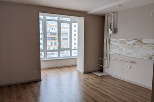 Продається 2-кімнатна квартира 67 кв. м у Івано-Франківську, вул. Івасюка