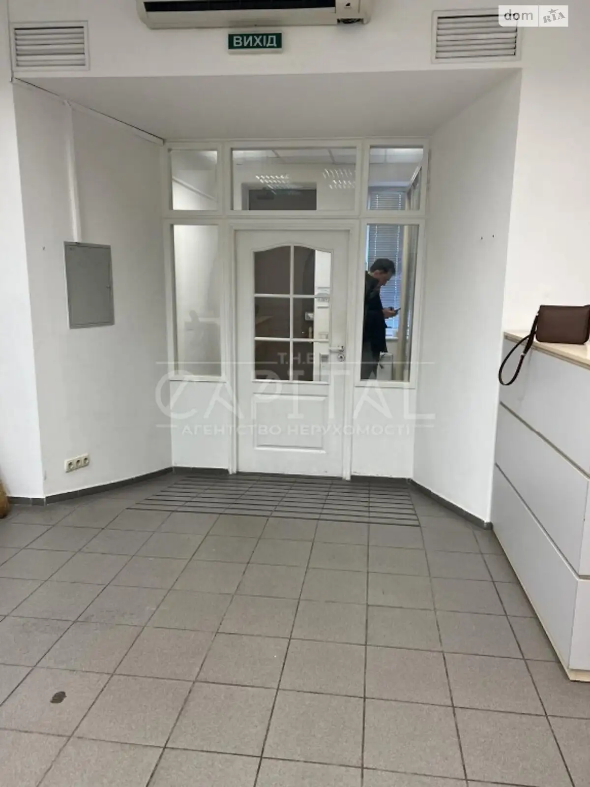 Здається в оренду офіс 130 кв. м в бізнес-центрі, цена: 3250 $ - фото 1