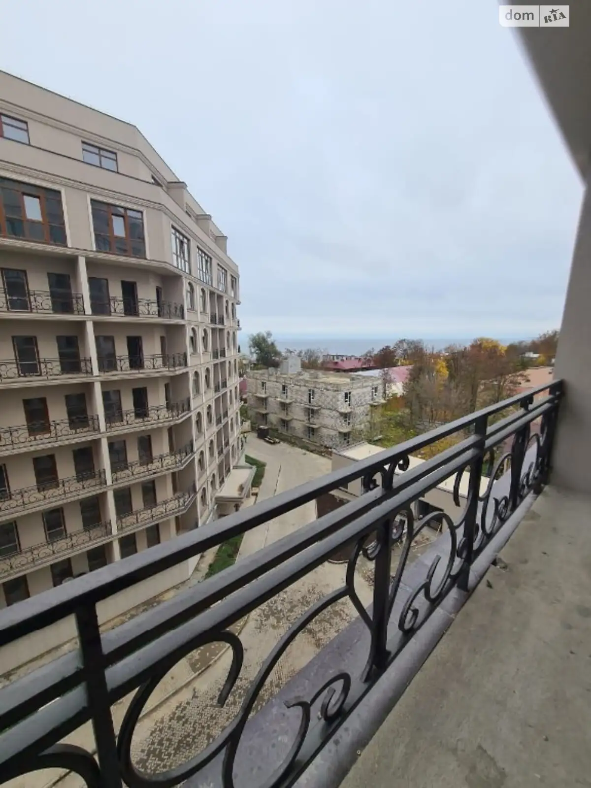 Продается 2-комнатная квартира 64 кв. м в Одессе, ул. Дача Ковалевского, 91