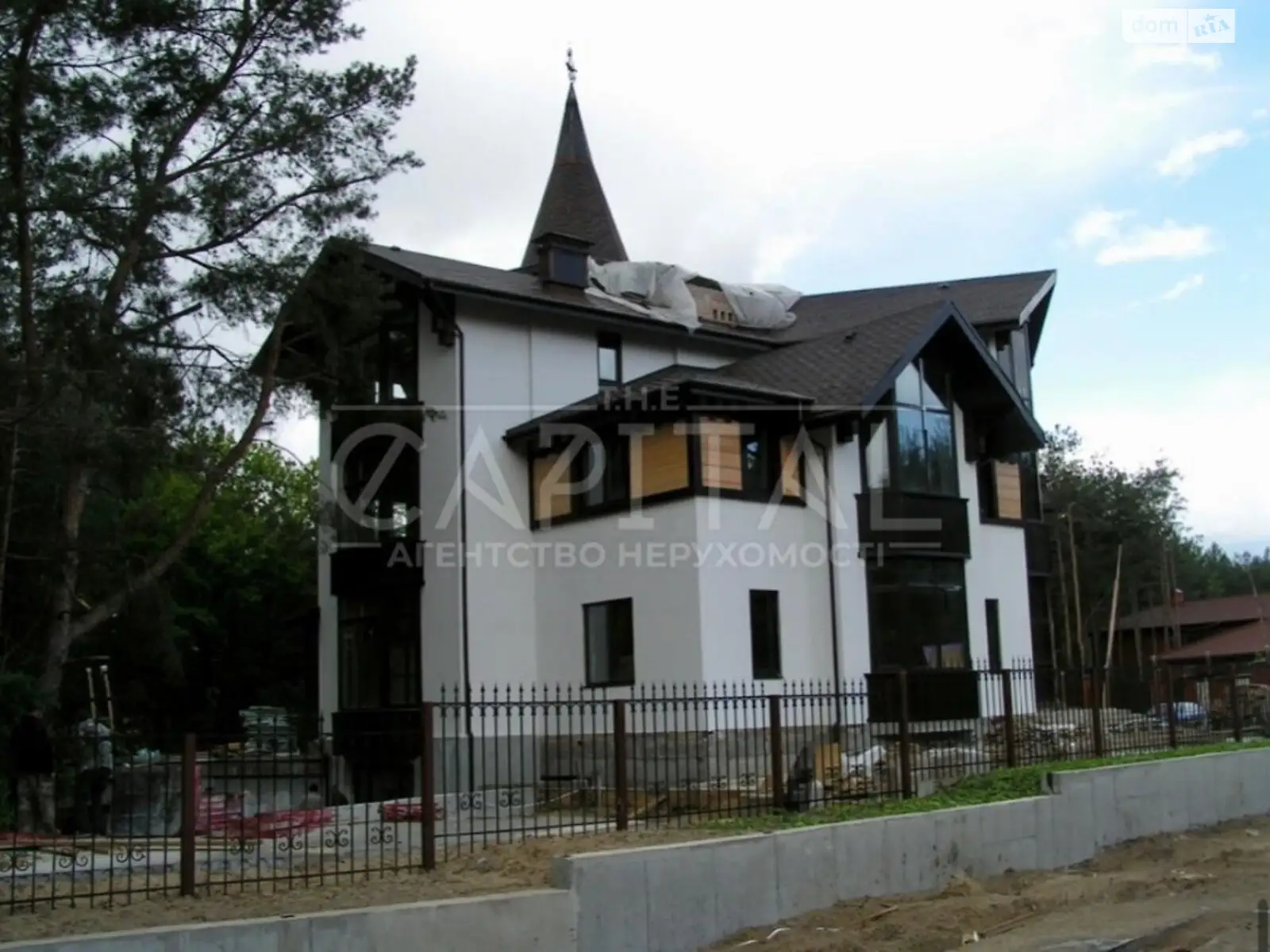 Продається будинок 3 поверховий 1200 кв. м з садом, цена: 3500000 $ - фото 1