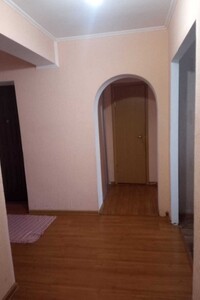 Продается 2-комнатная квартира 66 кв. м в Черновцах, ул. Русская