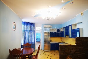 Продается 4-комнатная квартира 225 кв. м в Киеве, узвоз Кловский