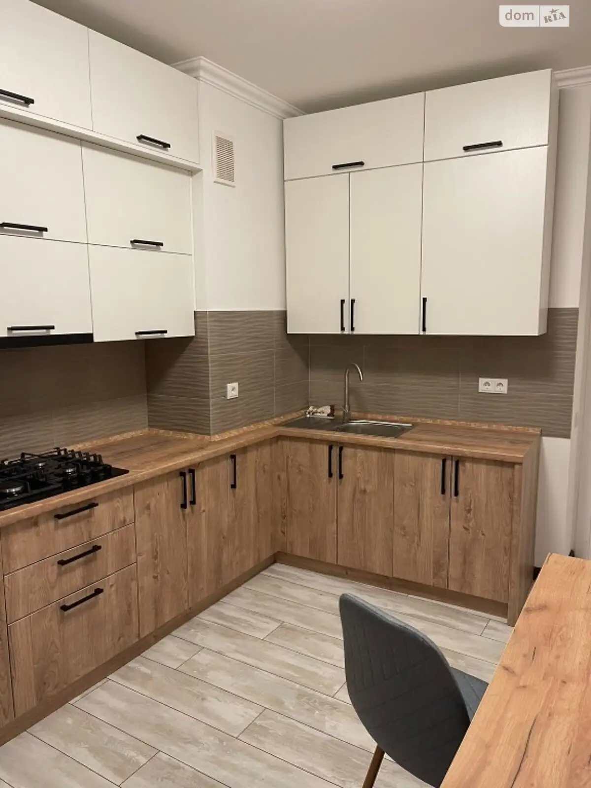 Здається в оренду 1-кімнатна квартира 40 кв. м у, цена: 320 $ - фото 1