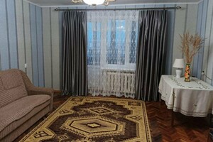 Продается 4-комнатная квартира 84.1 кв. м в Львове, ул. Линкольна Авраама