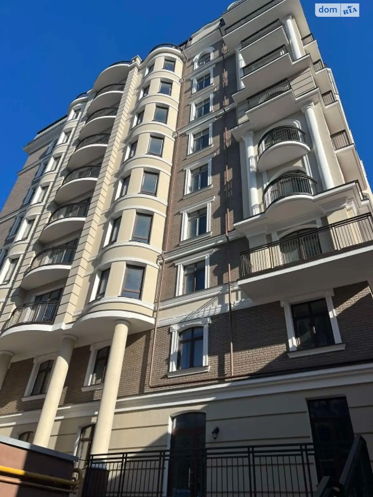 Продается 2-комнатная квартира 77.6 кв. м в Одессе, ул. Бориса Литвака, 9 - фото 1