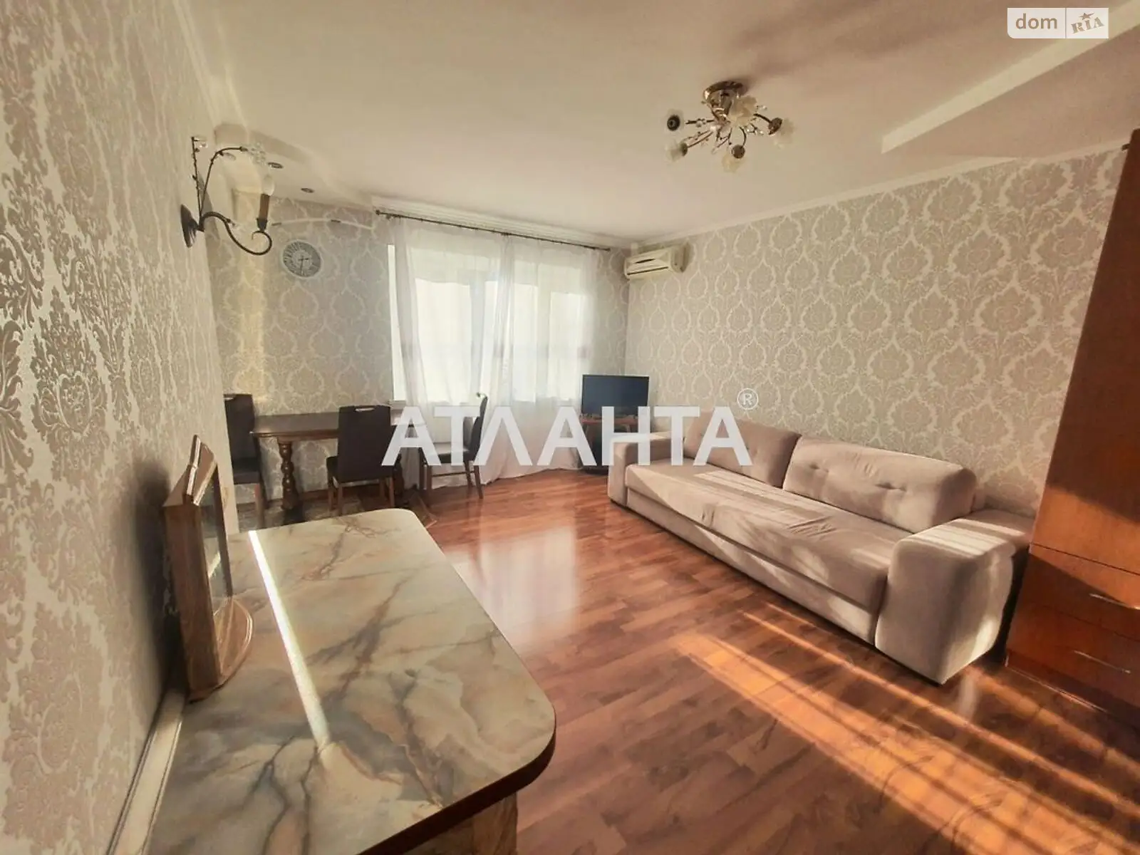 Продається 2-кімнатна квартира 45 кв. м у Одесі, вул. Варненська