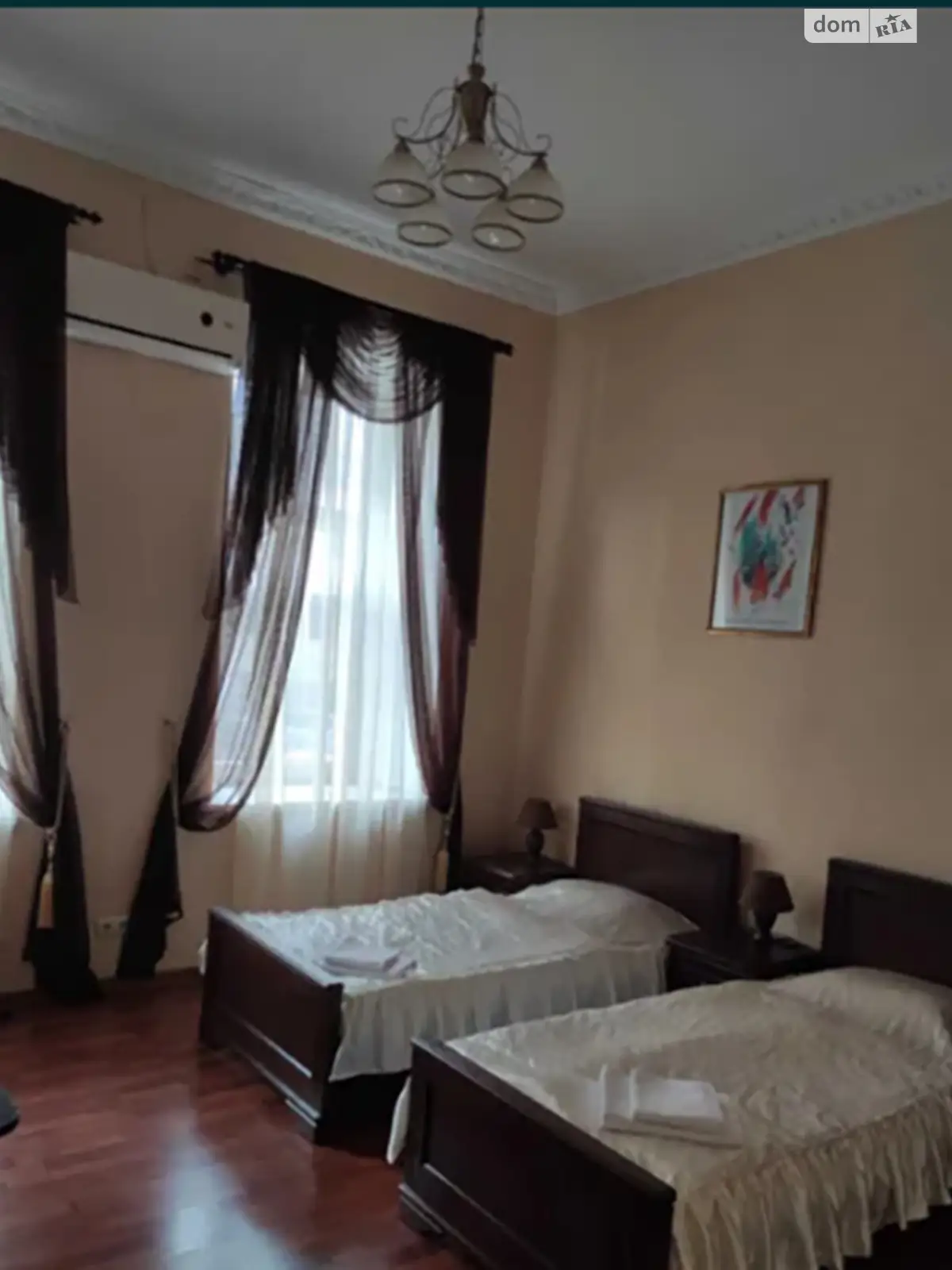 Продается 6-комнатная квартира 150 кв. м в Одессе, ул. Базарная
