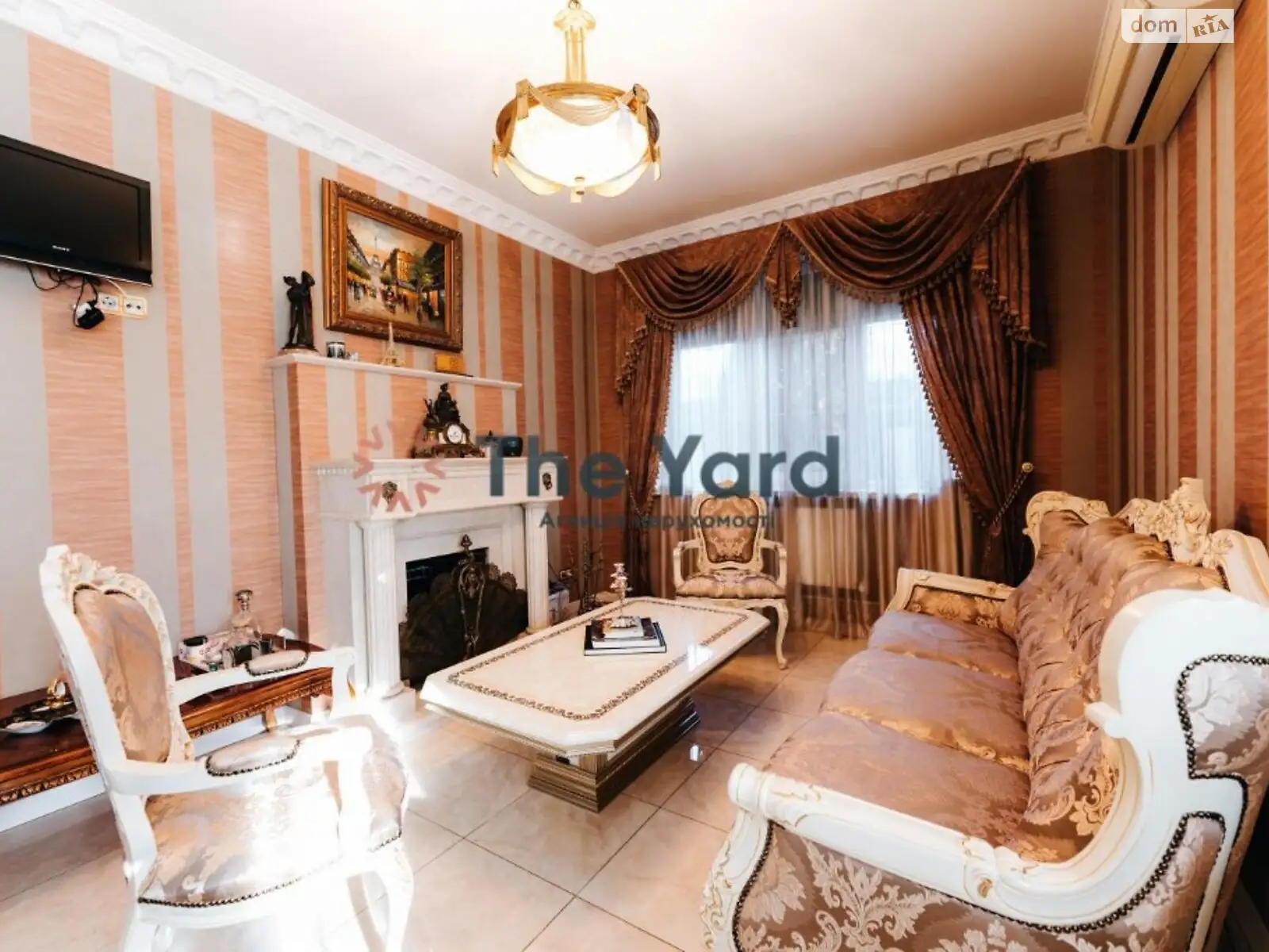 Продається будинок 2 поверховий 170 кв. м з гаражем, цена: 300000 € - фото 1