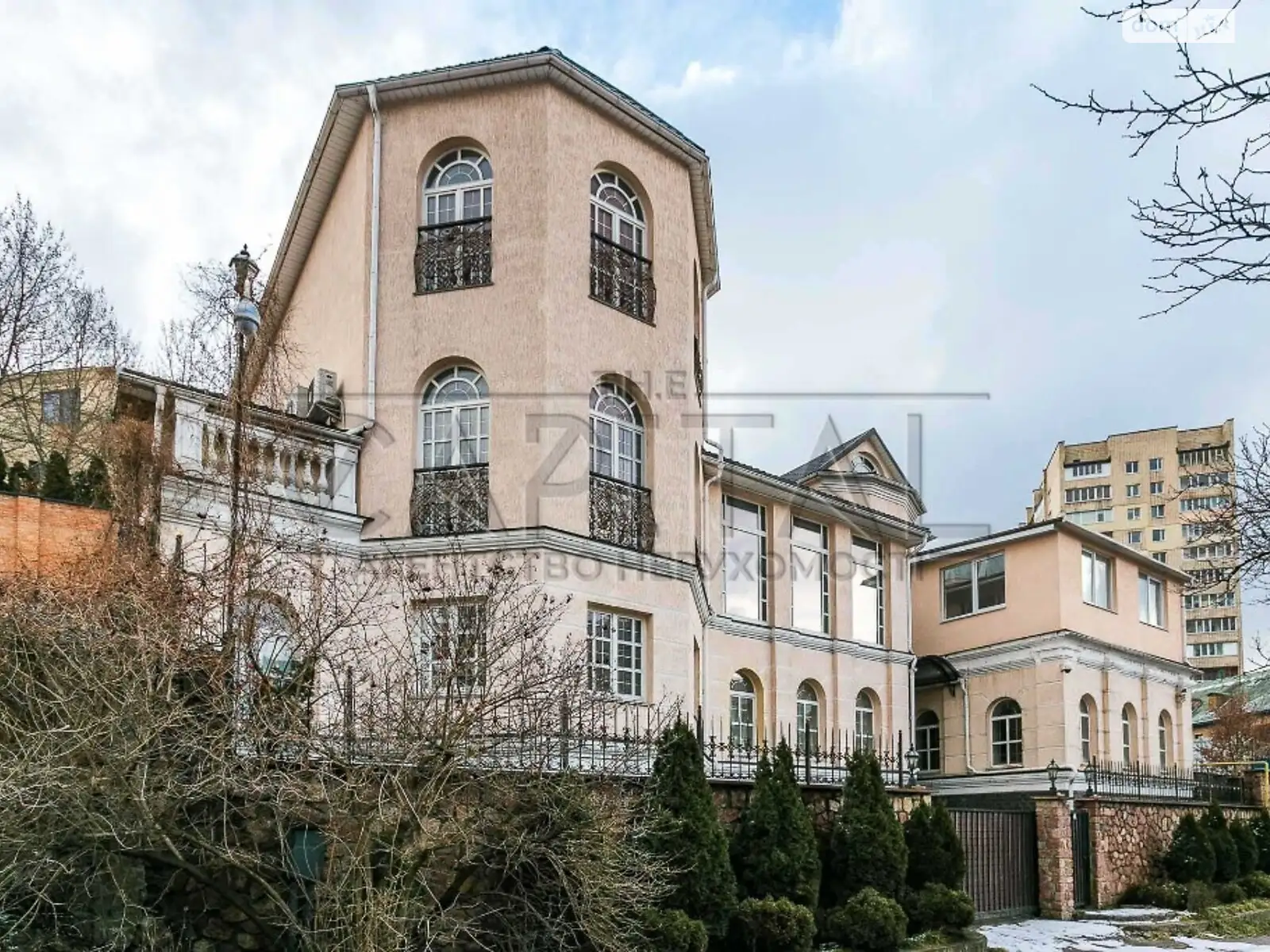 Продається будинок 3 поверховий 800 кв. м з мансардою, цена: 1650000 $ - фото 1