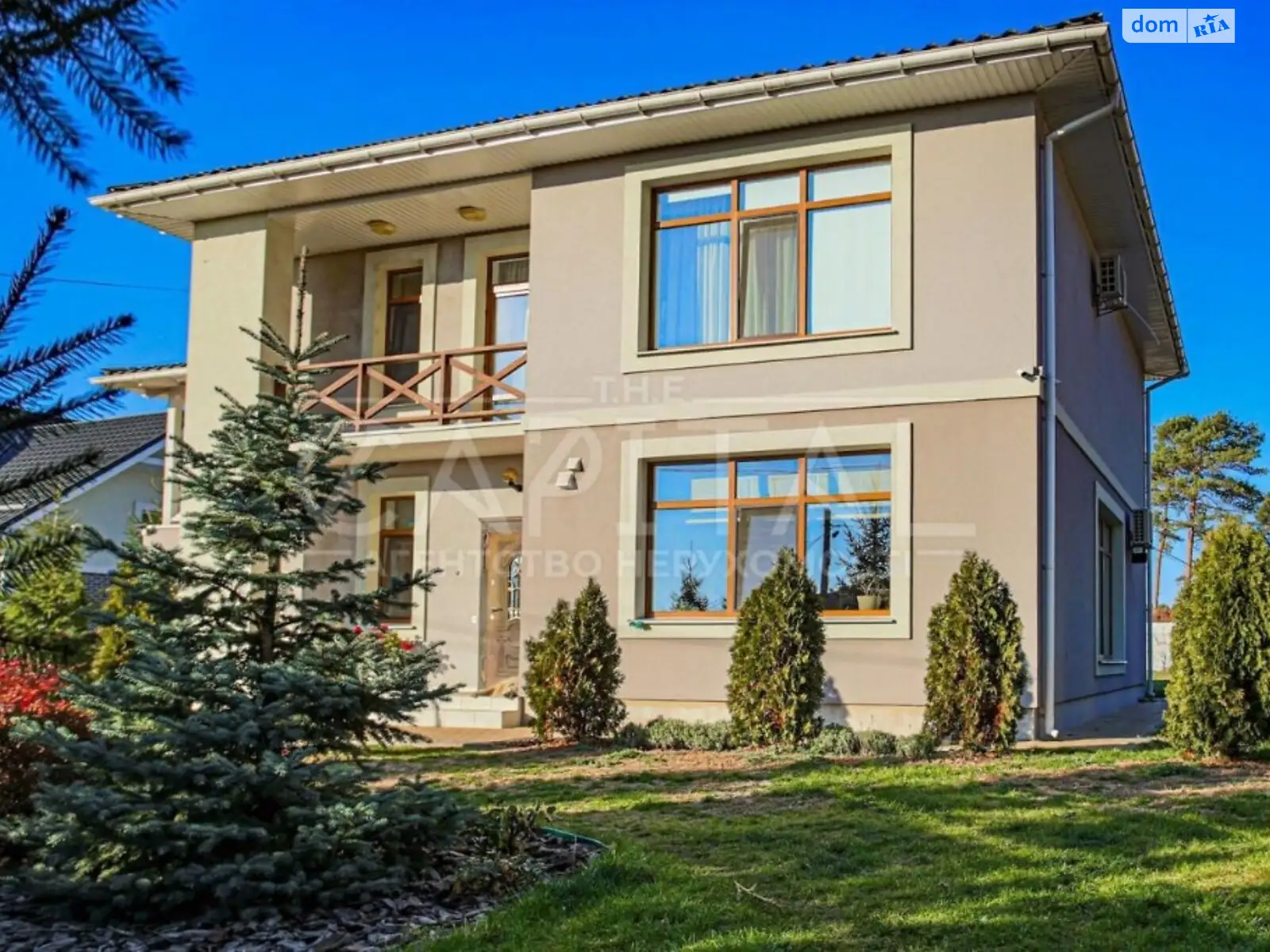 Продается дом на 2 этажа 232 кв. м с камином, цена: 320000 $ - фото 1