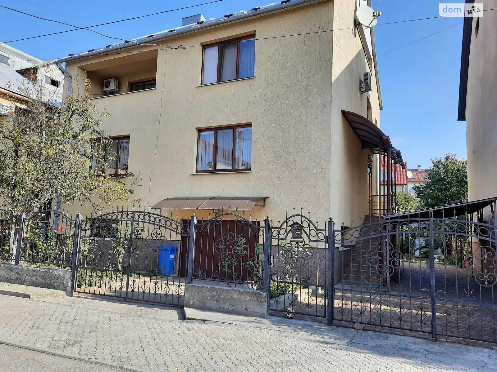 Продається будинок 2 поверховий 309.8 кв. м з гаражем, цена: 175000 $