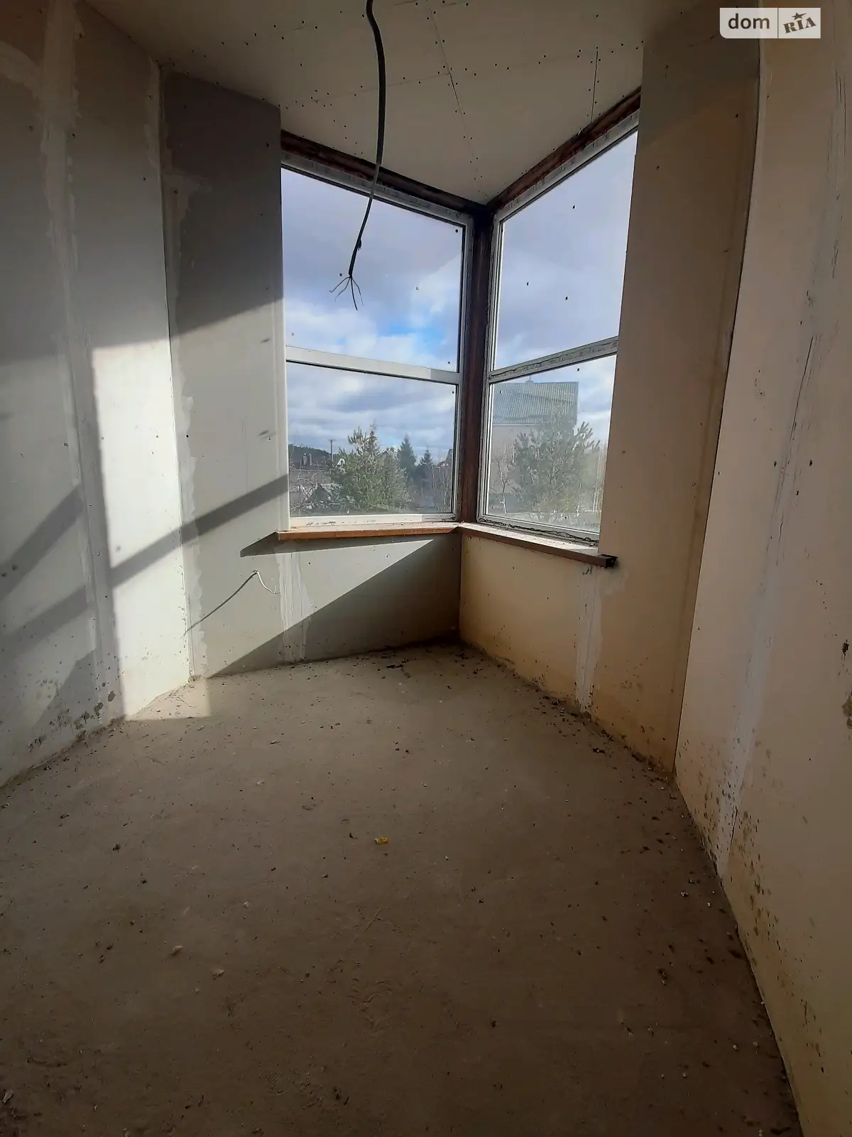 Продается дом на 3 этажа 150 кв. м с балконом - фото 2