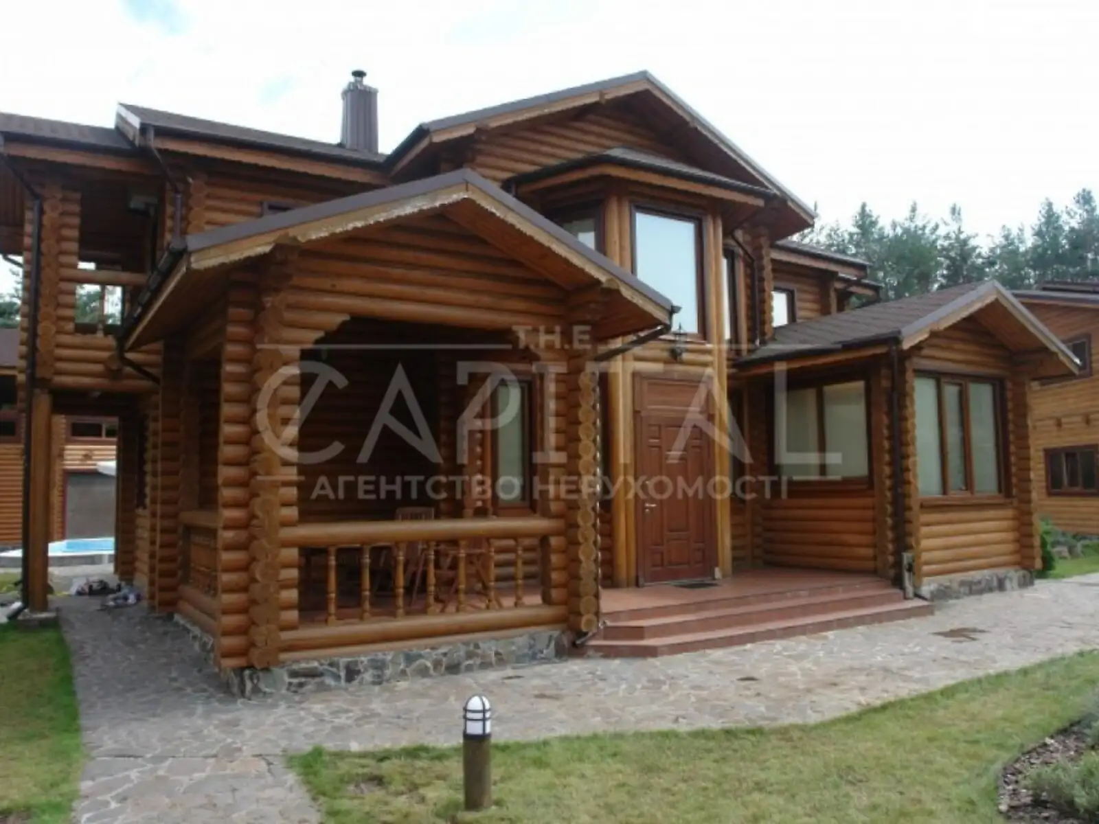 Сдается в аренду дом на 3 этажа 1350 кв. м с баней/сауной, цена: 8600 $ - фото 1