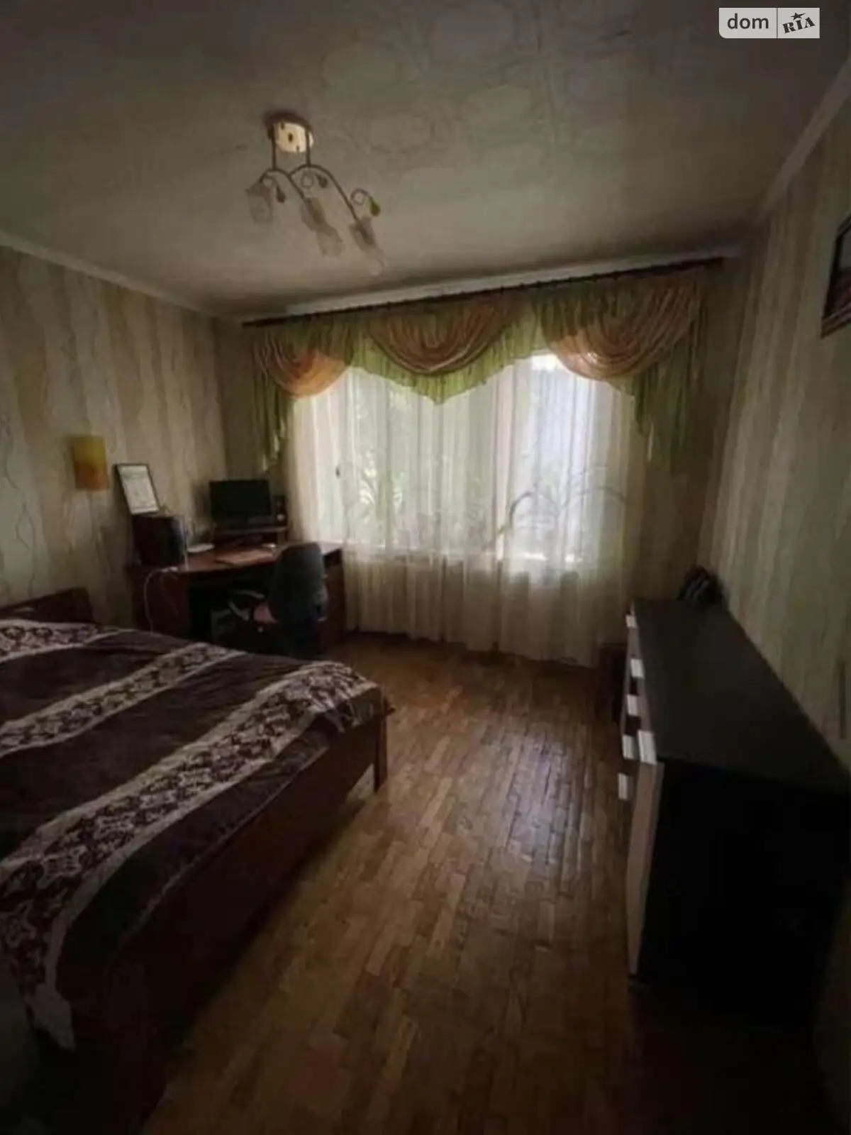 Продается 3-комнатная квартира 70 кв. м в Киеве, ул. Богдановская, 4