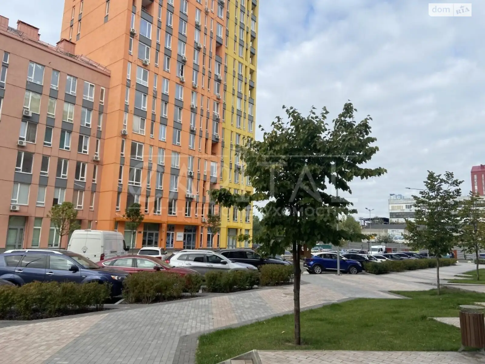 Продается объект сферы услуг 112 кв. м в 9-этажном здании, цена: 323500 $ - фото 1