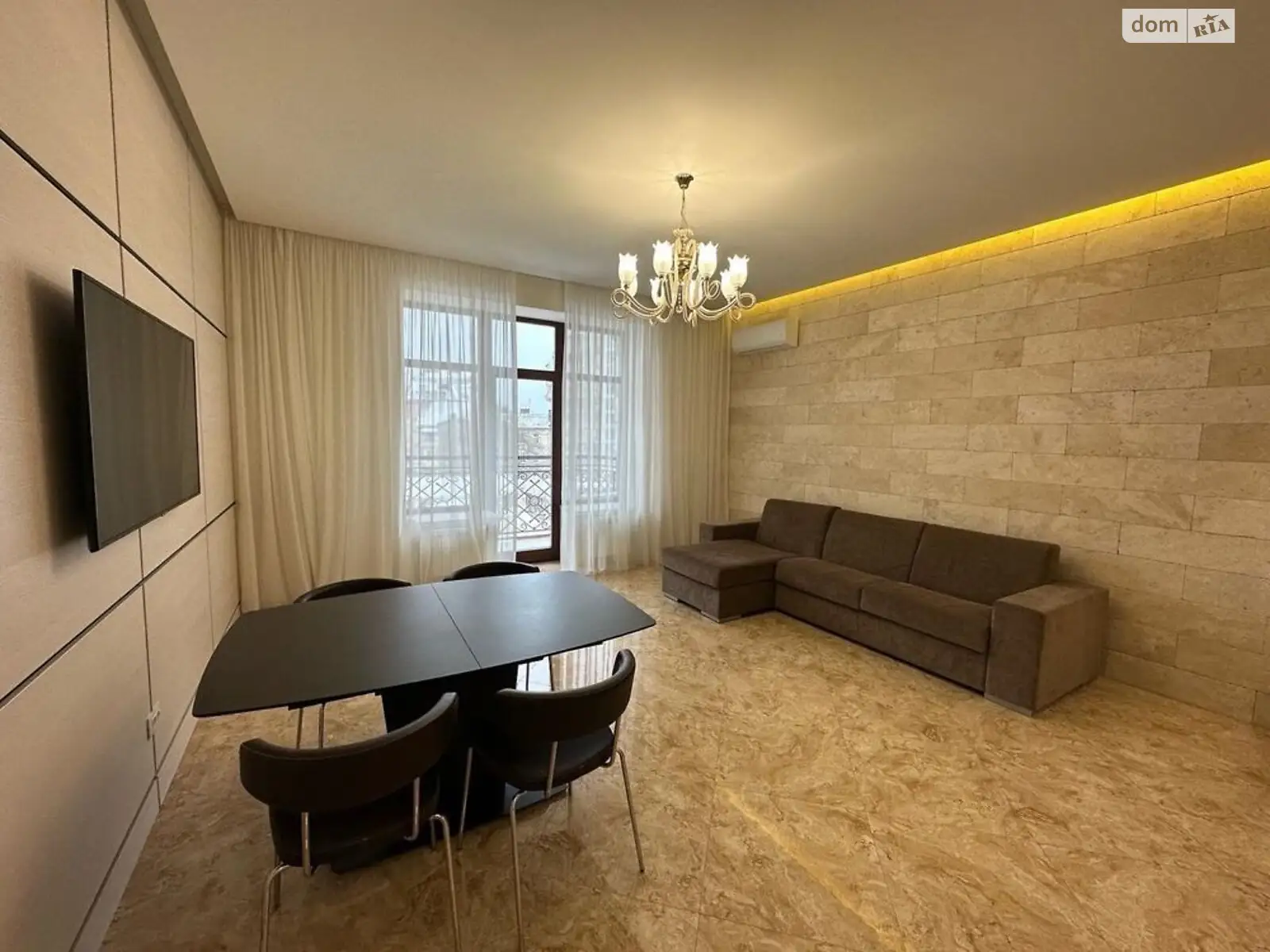 Продается 1-комнатная квартира 58 кв. м в Одессе, бул. Французский, 2 - фото 1