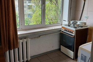 Продается 1-комнатная квартира 29 кв. м в Киеве, ул. Евстафия Дашкевича