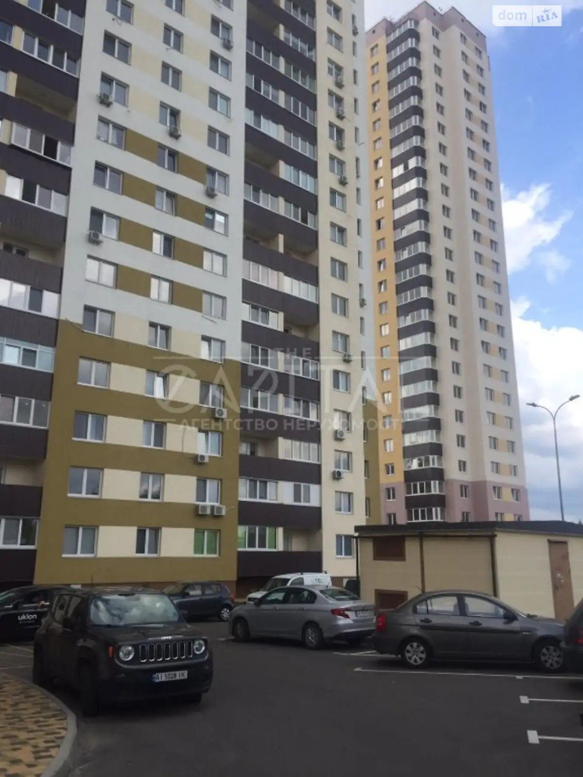 Продается объект сферы услуг 64 кв. м в 24-этажном здании, цена: 107000 $