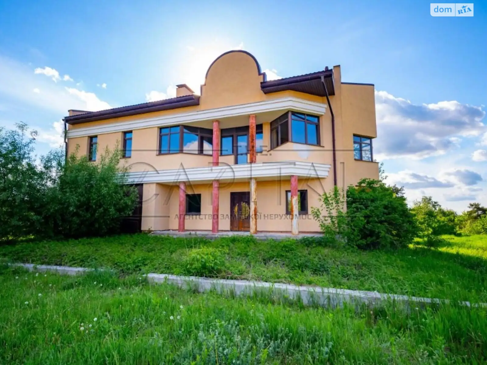 Продается дом на 2 этажа 430 кв. м с террасой, цена: 240000 $ - фото 1