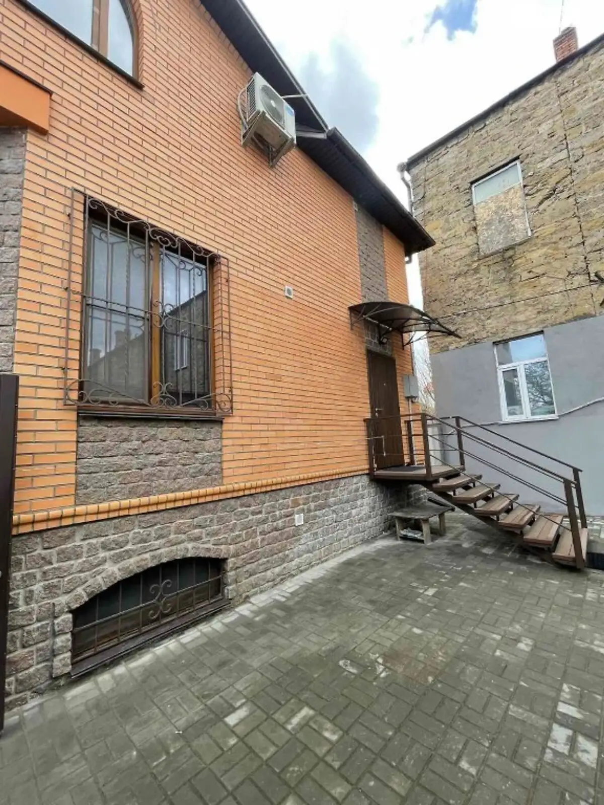 Продается дом на 2 этажа 240 кв. м с балконом, цена: 125000 $ - фото 1