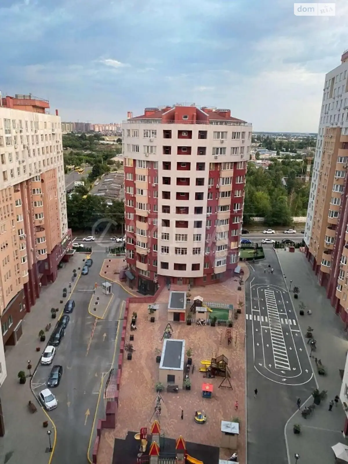 Продается 3-комнатная квартира 124 кв. м в Киеве, ул. Федора Эрнста, 16Б