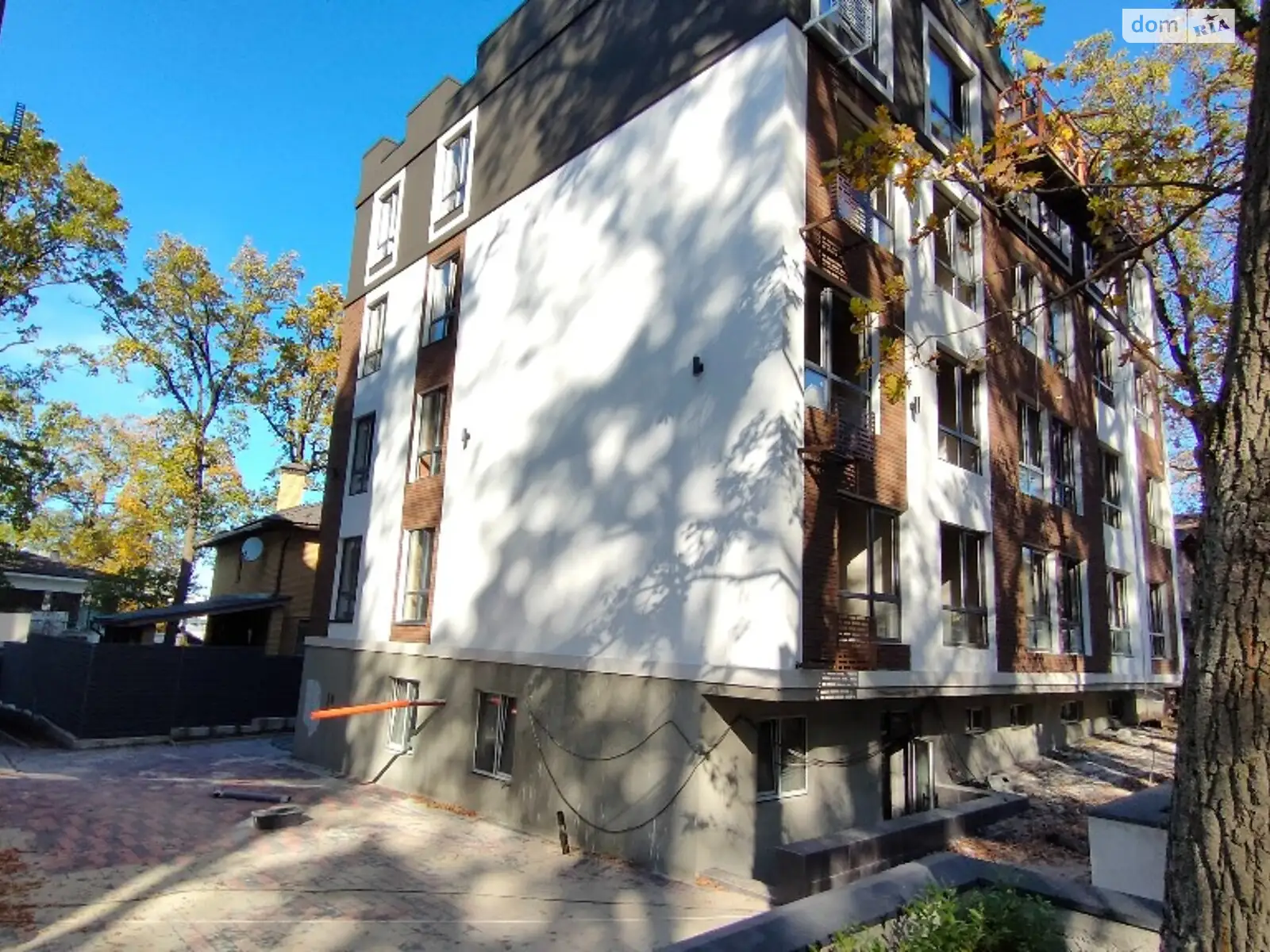 Продается 2-комнатная квартира 39 кв. м в Ирпене, ул. Николая Сингаевского(Новооскольская), 34