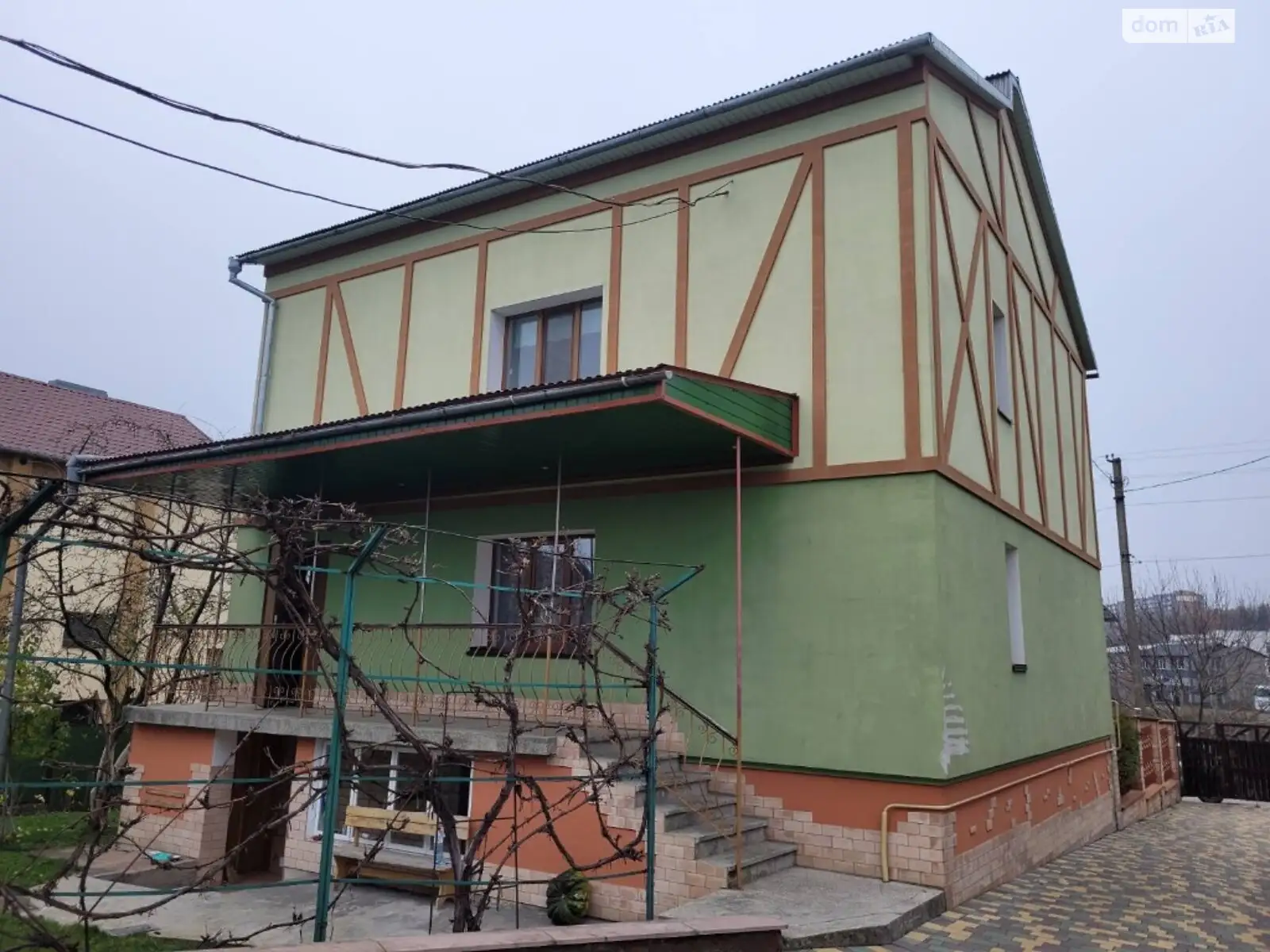 Продається будинок 3 поверховий 215.9 кв. м з каміном, цена: 150000 $