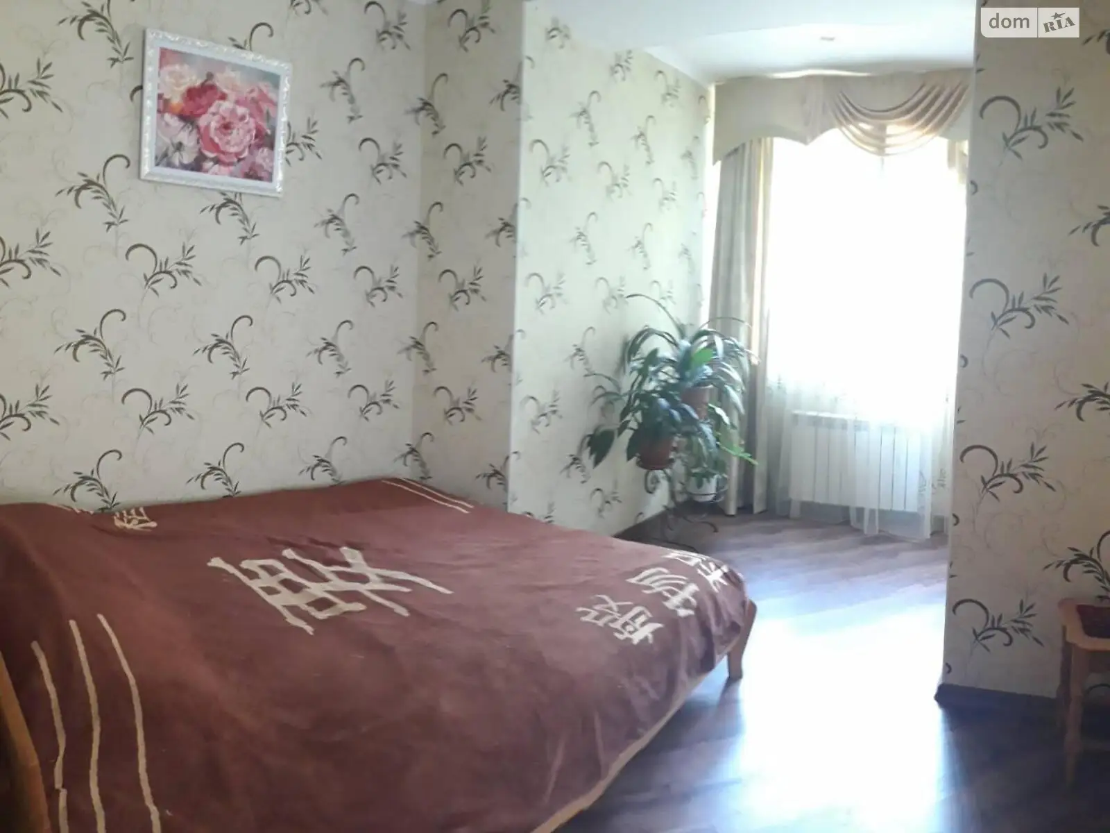 Продается 2-комнатная квартира 77 кв. м в Черноморске, просп. Мира(Ленина ул.)