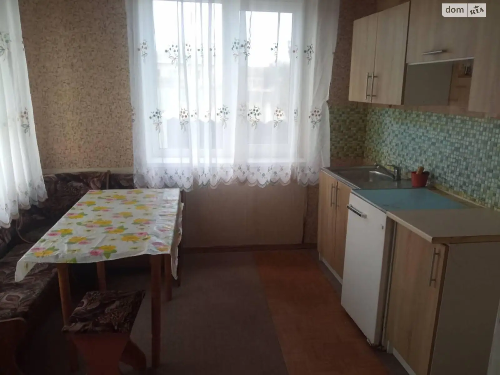 Продается дом на 2 этажа 200 кв. м с бассейном, цена: 50000 $ - фото 1