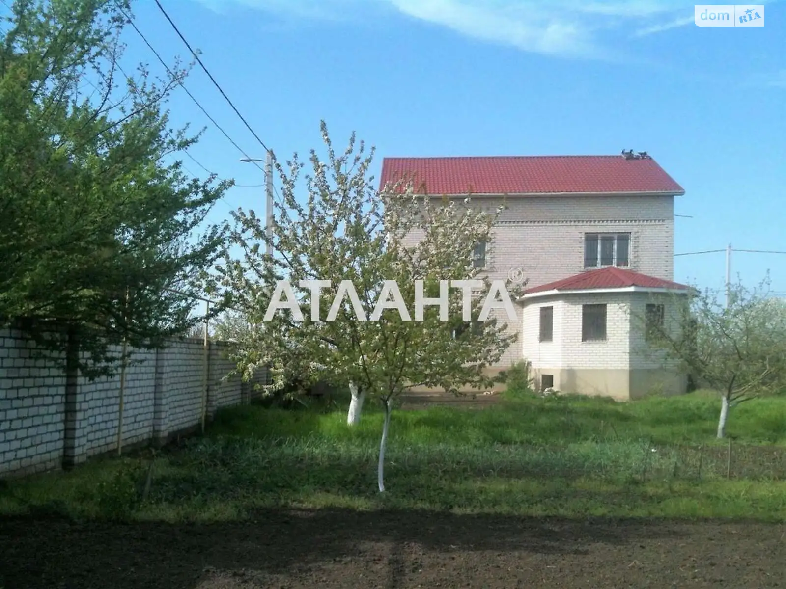 Продается дом на 3 этажа 186 кв. м с гаражом, цена: 159500 $ - фото 1