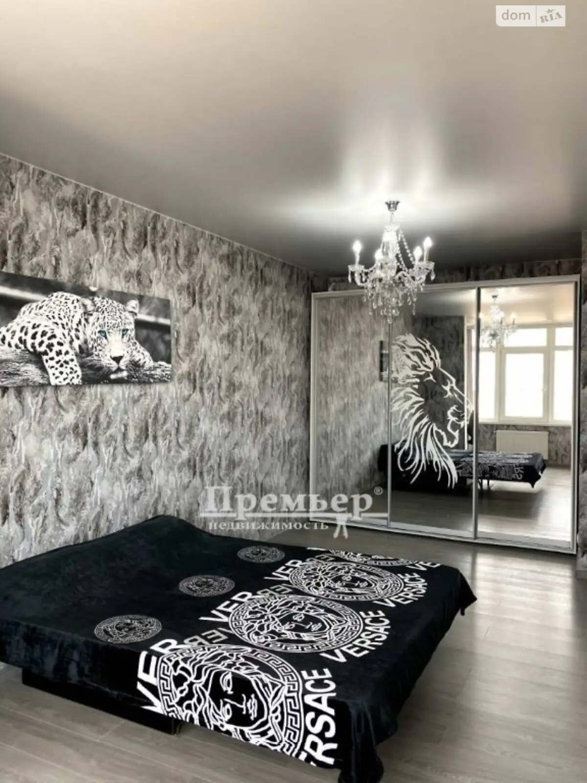 Продается 1-комнатная квартира 41 кв. м в Одессе, ул. Академика Сахарова, 3А - фото 1