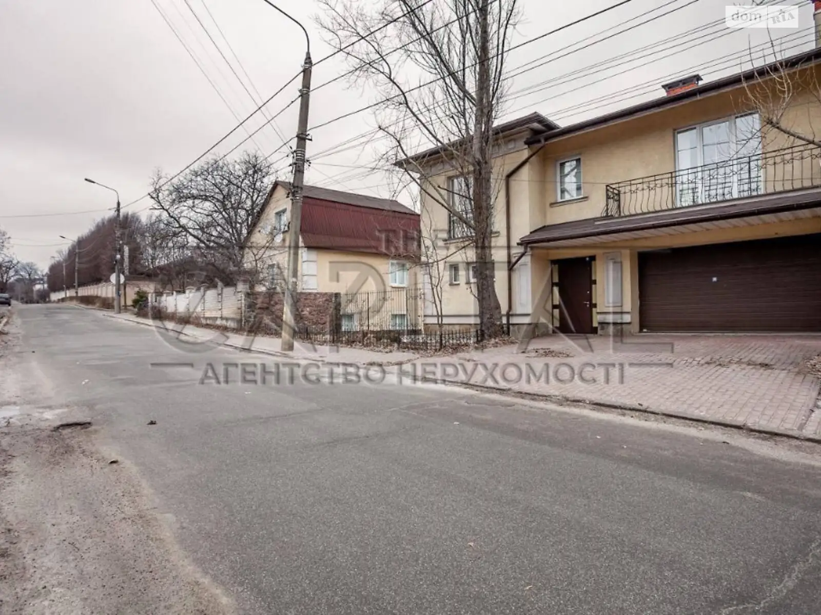 Сдается в аренду часть дома 422 кв. м с верандой, цена: 2900 $ - фото 1